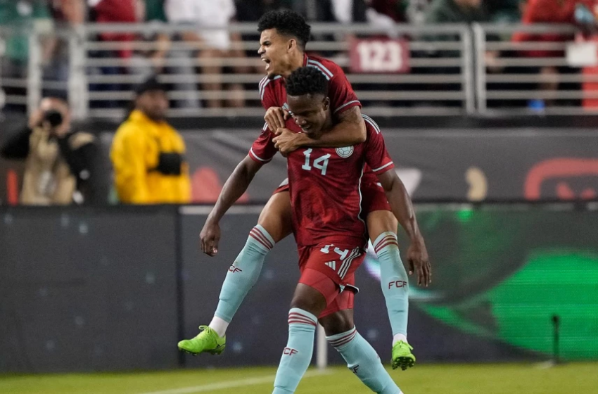  Con doblete de Sinisterra y golazo de Barrios, la Selección Colombia remontó y le ganó 3-2 a México
